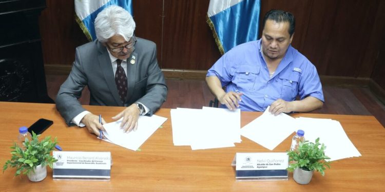 Firman convenios para Ciudad de Guatemala y San Pedro Ayampuc