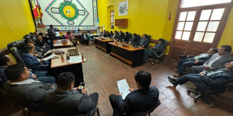 Unen esfuerzos para el desarrollo de comunidades indígenas de Momostenango