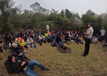 Impulsan la recreación y el deporte con ascenso al volcán Jumay