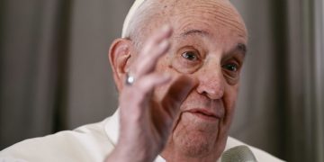 El papa insta a negociar fin de guerras a gobernantes de fe cristiana en este año jubilar