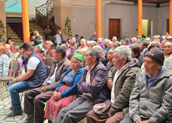 Entregan apoyo económico a más de 300 adultos mayores en Quetzaltenango