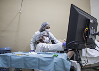 Ministerio de Salud Pública y Asistencia Social abastece medicamentos en hospitales. (Foto OPS/OMS)