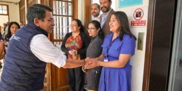 El ministro de Comunicaciones, Infraestructura y Vivienda (CIV), Miguel Ángel Díaz Bobadilla, realizó una visita a varias dependencias de su cartera. / Foto: CIV