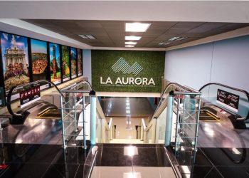 Habilitan nuevas gradas y ascensores en el aeropuerto La Aurora. / Foto: Dickéns Zamora.