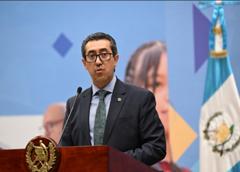 Ministro de Finanzas Públicas, Jonathan Menkos