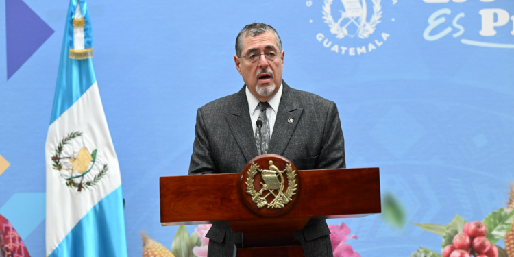 Presidente Bernardo Arévalo en conferencia de prensa