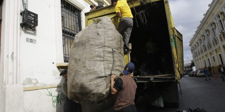 Entablan diálogo ante inconformidades de recolectores de basura. / Foto: archivo DCA.