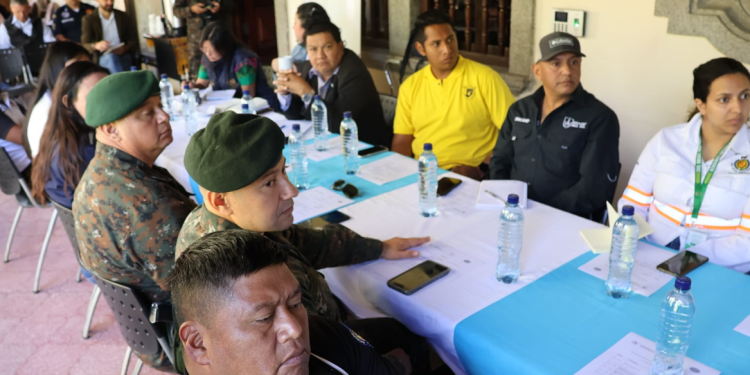 Instituciones de preparan para atender temporada de incendios 2025 en Sacatepéquez