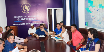 Comunidades de Laguna del Tigre y Sierra de Lacandón se reúnen en una mesa de diálogo