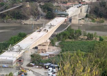 Construcción de puente Chitomax en Baja Verapaz está llegando a su fin. /Foto: CIV.