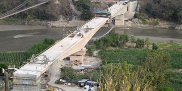 Construcción de puente Chitomax en Baja Verapaz está llegando a su fin. /Foto: CIV.