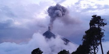 Chimaltenango: Coordinan medidas de prevención en municipios cercanos al volcán de Fuego