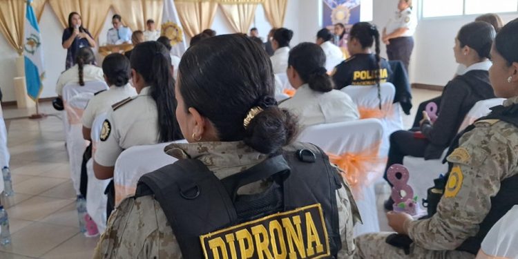 Reconocen la labor de las mujeres dentro de la institución policial en Jalapa