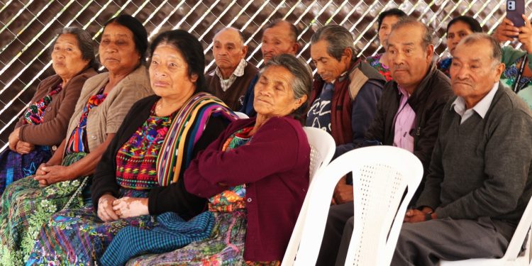 Más de 4 mil 800 beneficiados con el Programa del Adulto Mayor en Sacatepéquez