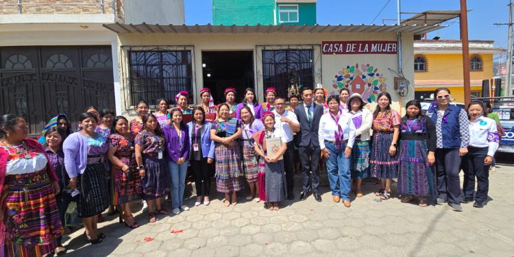 Resaltan el papel fundamental de las mujeres en la sociedad