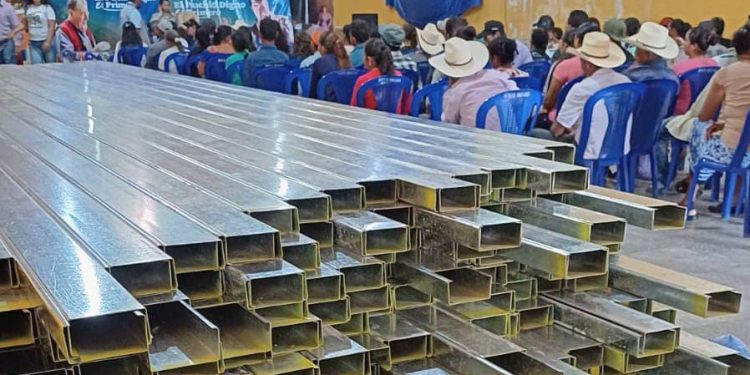Entregan materiales básicos de construcción a familias de Jutiapa