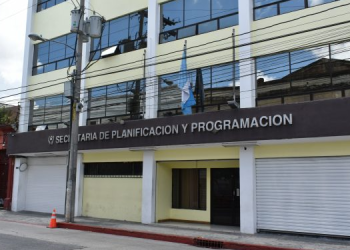 Becas por Nuestro Futuro ya cuenta con reglamento interno de administración. / Foto: Segeplan.