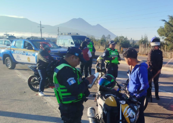 Tránsito de la PNC realiza operativos para fortalecer la seguridad vial