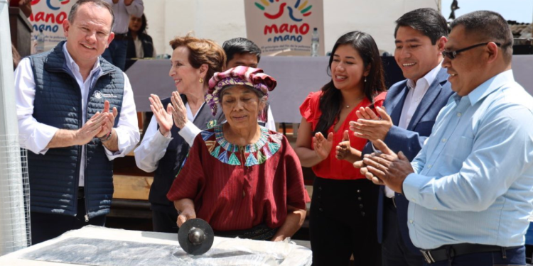 Iniciativa Mano Mano beneficia a municipios en Sololá. /Foto: Mides.