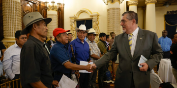 Presidente se reúne con representantes de los pueblos indígenas