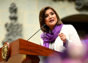 La vicepresidenta Karin Herrera encabeza la lista de mujeres en puestos de dirección superior. /Foto: Álvaro Interiano.