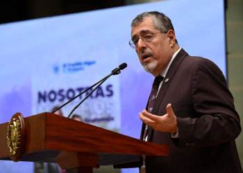 Presidente, Bernardo Arévalo, participó en la conmemoración del Día Internacional de la Mujer. / Foto: Álvaro Interiano