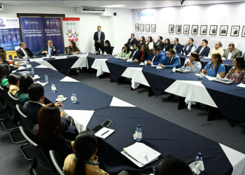 Presidente inicia visitas a ministerios conociendo proyectos de desarrollo social. / Foto: Álvaro Interiano.