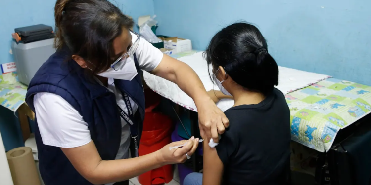 Ministerio de Salud promueve la vacunación contra la tos ferina. (Foto: MSPAS)