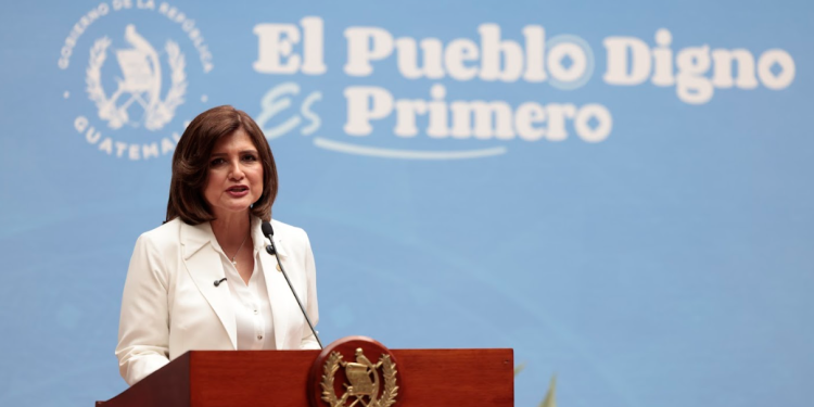 Vicepresidenta comparte en La Ronda los resultados de su gira por la ONU. (Foto: Noé Pérez)