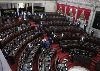 Solo 79 diputados marcaron asistencia en el hemiciclo. / Foto: Congreso