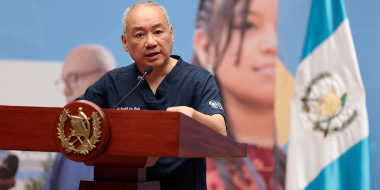 El coordinador del Programa Nacional de Salud Renal, Randall Lou, presentó las acciones para la lucha contra la enfermedad renal crónica. /Foto: Noé Pérez.