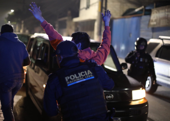 Refuerzan controles de taxis pirata en puntos estratégicos. / Foto: Mingob