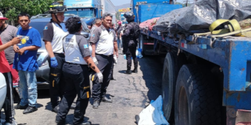 Bomberos Voluntarios atienden accidente en ruta al Atlántico. /Foto: Bomberos Voluntarios.