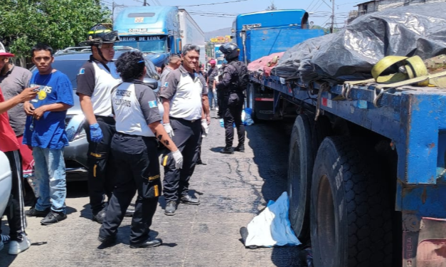 Bomberos Voluntarios atienden accidente en ruta al Atlántico. /Foto: Bomberos Voluntarios.