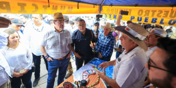 Visita a Olopa en la Feria del Caficultor junto al presidente de la República. /Foto: MAGA.