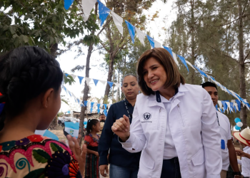 La vicepresidenta Karin Herrera participó en la inauguración de dos nuevos puestos de Salud en Quiché. (Foto: Daniel Ordoñez)