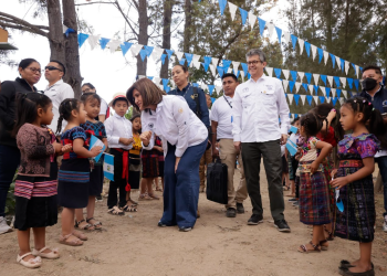 Nuevos puestos de Salud en Quiché priorizan atención a la Política de la Primera Infancia. / Foto: Daniel Ordoñez.