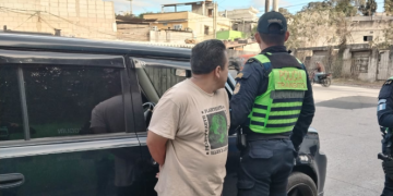 Los taxis piratas, al no estar registrados ni controlados por ninguna autoridad, suelen prestarse para realizar actividades ilícitas. / Foto: DT-PNC