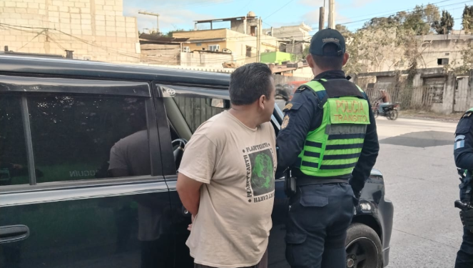 Los taxis piratas, al no estar registrados ni controlados por ninguna autoridad, suelen prestarse para realizar actividades ilícitas. / Foto: DT-PNC