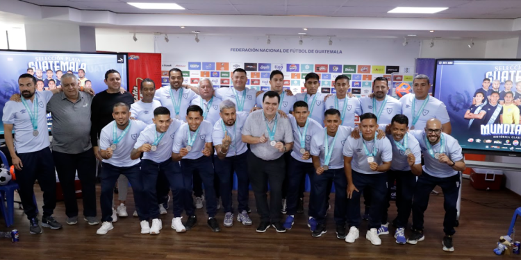 Guatemala inicia preparación para el Mundial de Futbol Playa Seychelles 2025