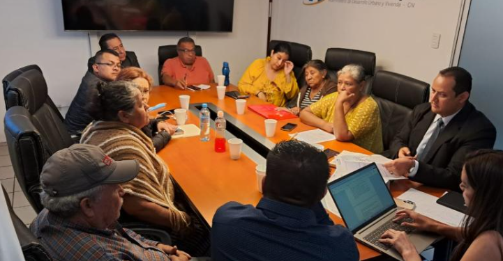 CIV y Fopavi atienden solicitudes de vivienda de Aconapang. /Foto: CIV.