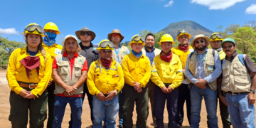 Instituciones participan en ejercicio internacional de supresión de incendios. / Foto: Conap.