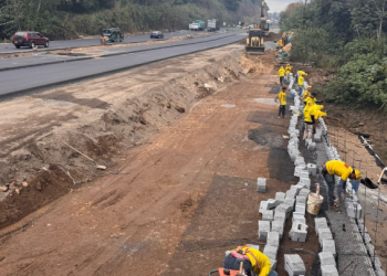 CIV realiza los últimos trabajos en el km 44 de la autopista de Palín-Escuintla. /Foto: DGC.