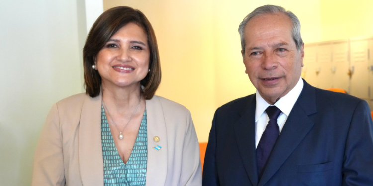 Vicepresidenta conoció esfuerzos por la nutrición y seguridad en Chile. (Foto: Vicepresidencia)