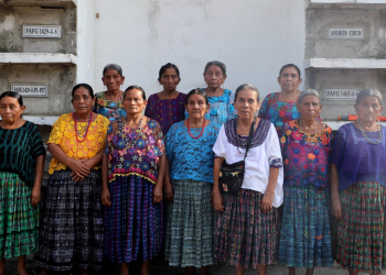 Este trabajo no solo representa un acto de dignificación hacia las víctimas, sino también una contribución a la preservación de los idiomas mayas y xinka. / Foto: Copadeh