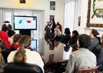 La embajada de Guatemala en EE. UU. promueve el idioma español entre estudiantes