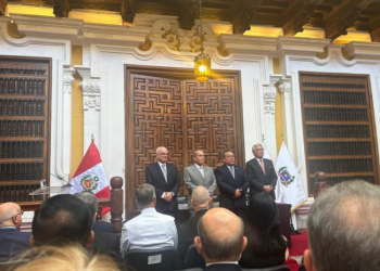 Embajador de Guatemala asiste a juramentación de vicecanciller peruano