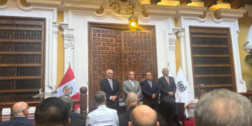Embajador de Guatemala asiste a juramentación de vicecanciller peruano