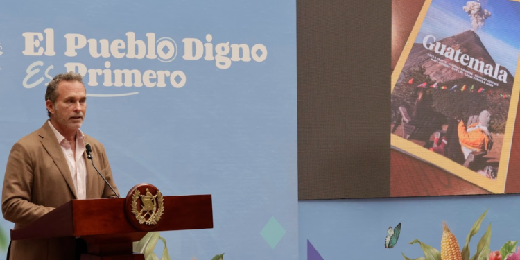 La publicación contará con 36 páginas dedicadas exclusivamente a Guatemala. / Foto: Daniel Ordoñez.