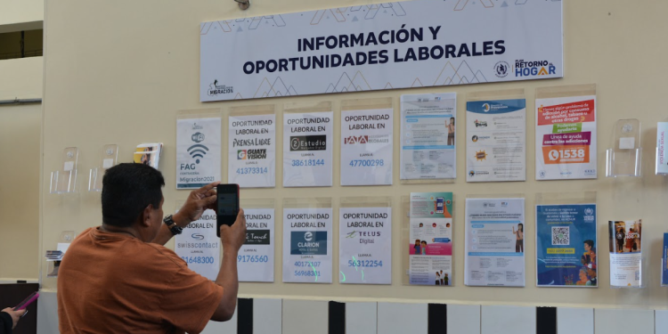 Plan Retorno al Hogar instala muro informativo y de oportunidades laborales. (Foto: IGM)